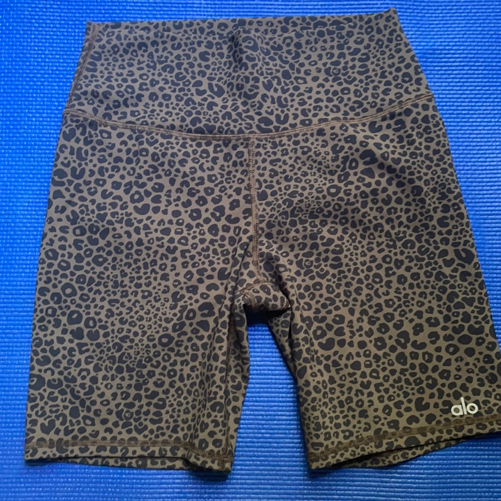 Alo Yoga High Waisted Vapor Biker Short